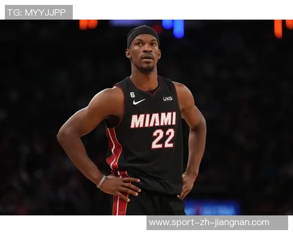 损友行为引发争议巴特勒罚球遭坑瞬间疑惑不解原地愣神 损友行为引发争议巴特勒罚球遭坑瞬间疑惑不解原地愣神