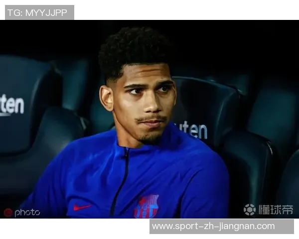 拉奥斯批评阿劳霍送点判罚称离谱双脚跳倒地实属罕见