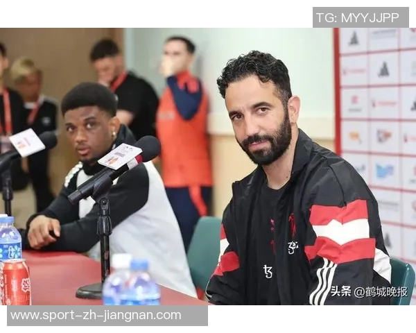 经纪人助理揭露葡萄牙体育暗中与曼联谈判意图抬高约克雷斯转会价格 经纪人助理揭露葡萄牙体育暗中与曼联谈判意图抬高约克雷斯转会价格