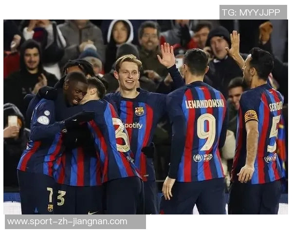 拉菲尼亚在社交媒体上向阿尔巴致敬感慨曾共战球场的荣耀时刻 拉菲尼亚在社交媒体上向阿尔巴致敬感慨曾共战球场的荣耀时刻