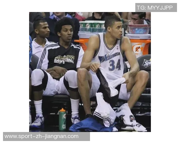 四冠中锋提前备战新赛季展现冠军气质与决心 四冠中锋提前备战新赛季展现冠军气质与决心