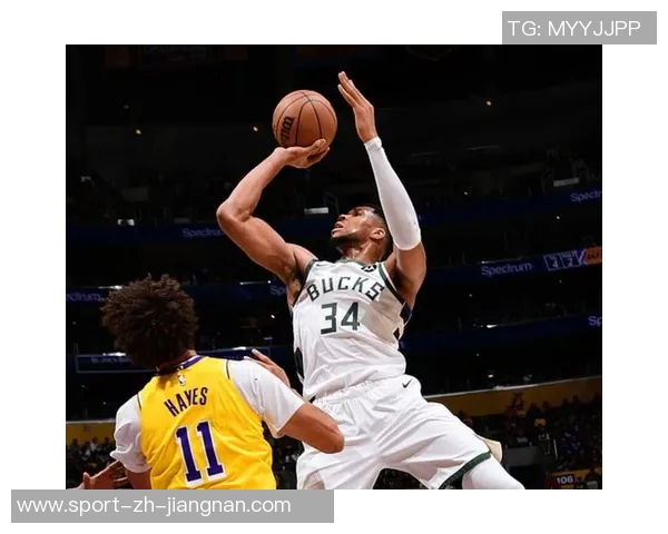 萨尔面对字母哥压力巨大10投5中贡献10分12篮板3助攻表现平平 萨尔面对字母哥压力巨大10投5中贡献10分12篮板3助攻表现平平