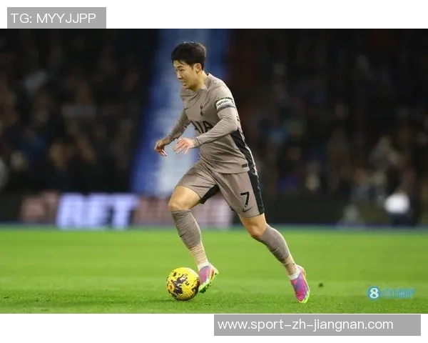 26岁退役热刺门将怀特曼成功转型为摄影师与电影导演展现文艺风采 26岁退役热刺门将怀特曼成功转型为摄影师与电影导演展现文艺风采