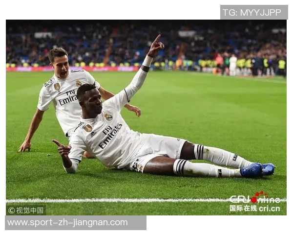 维尼修斯在安帅指导下迎来职业生涯新高峰贡献92球60助攻展现非凡实力 维尼修斯在安帅指导下迎来职业生涯新高峰贡献92球60助攻展现非凡实力