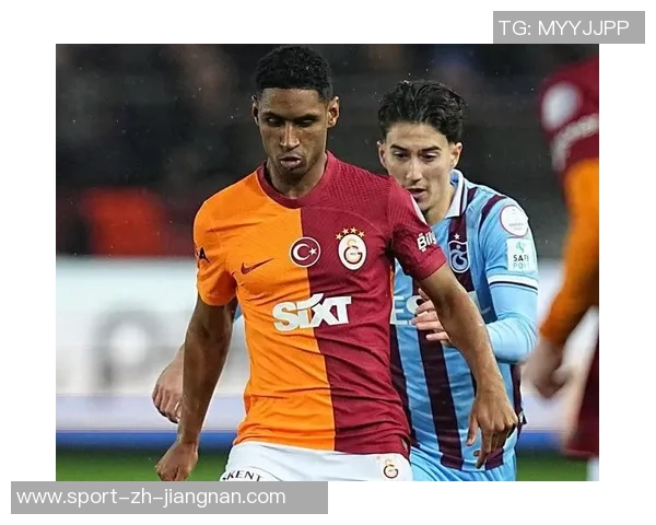 卢卡斯盛赞门德斯为世界顶级左后卫强调二人能共存于球队竞争中