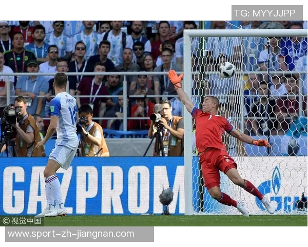 26岁退役热刺门将怀特曼成功转型为摄影师与电影导演展现文艺风采 26岁退役热刺门将怀特曼成功转型为摄影师与电影导演展现文艺风采