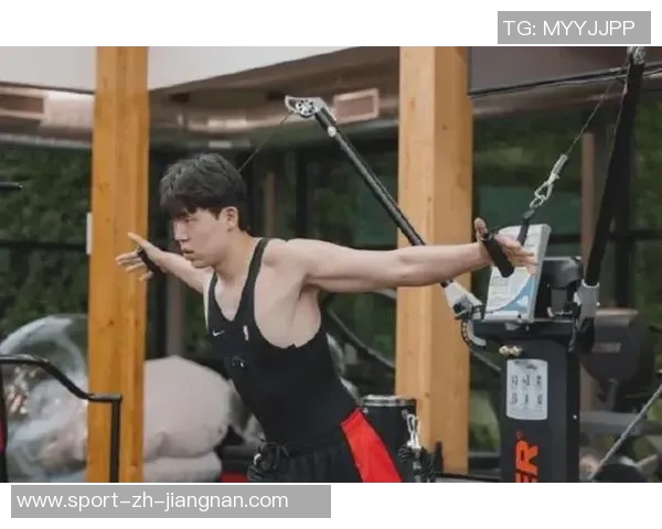 杨瀚森分享克里斯哥哥的努力生活每天早起一小时自学英语与妻子视频通话