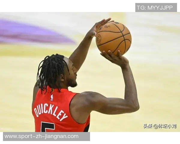 米切尔首节独得13分表现抢眼但失误和犯规略显频繁