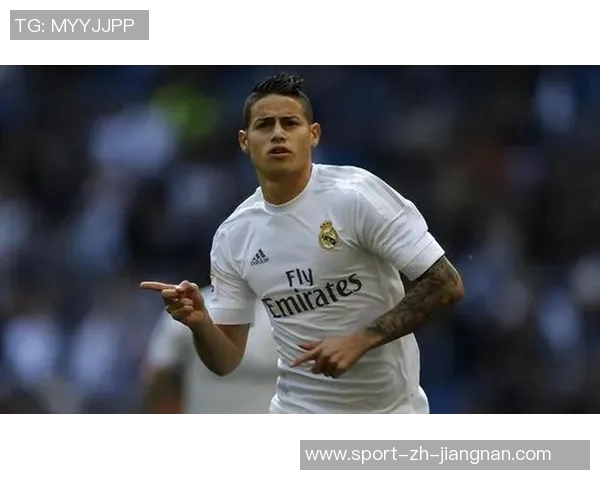 J罗23岁时夺金靴加盟皇马却近6年频繁转会至7队的传奇之路
